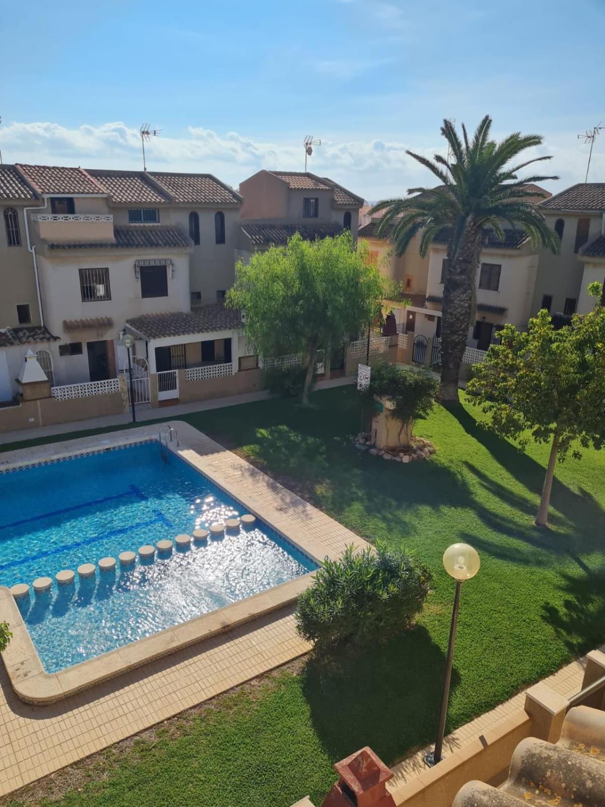 Chalet Adosado Unifamiiar Rocasol Beach Torrevieja Exterior foto